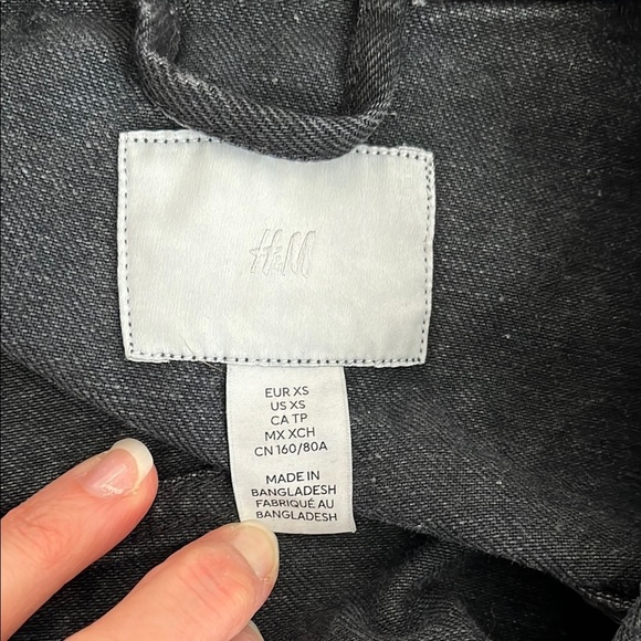 H&M Cropped Black Denim Jacket, Size XS - Picture 2 of 9